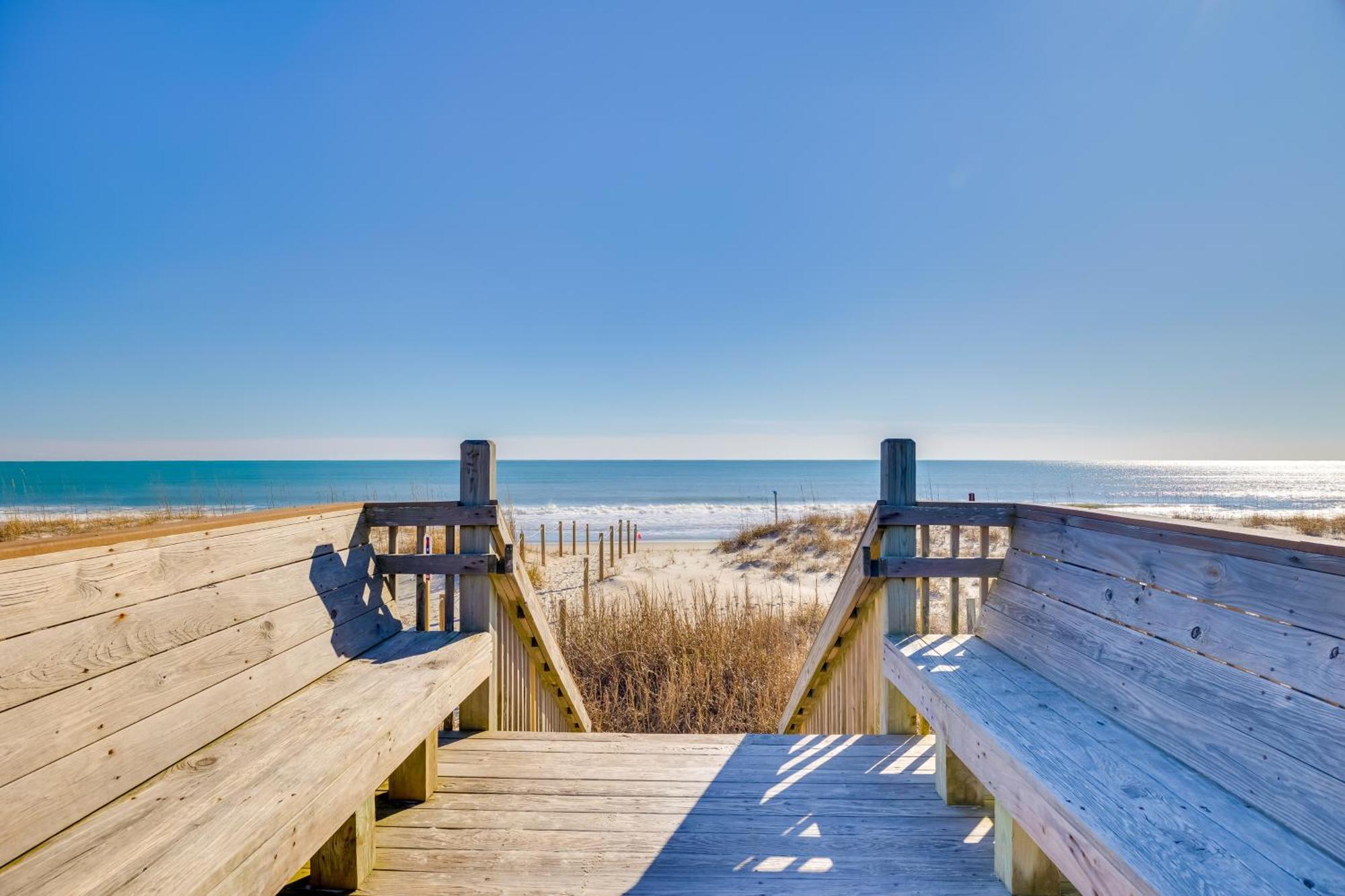 Lovely Emerald Isle Home, Walk To Beach! Buitenkant foto